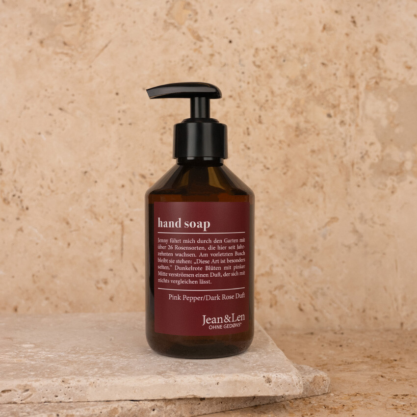 Jean & Len Hand & Body Cleanser Rosemary & Ginger, für ein duftendes Reinigungserlebnis, Körper- & Handseife in einer hochwertigen Flasche, belebend-frischer Duft, vegan, 500 ml Jean & Len Hand & Body Cleanser Rosemary & Ginger, für ein duftendes Reinigungserlebnis, Körper- & Handseife in einer hochwertigen Flasche, belebend-frischer Duft, vegan, 500 ml