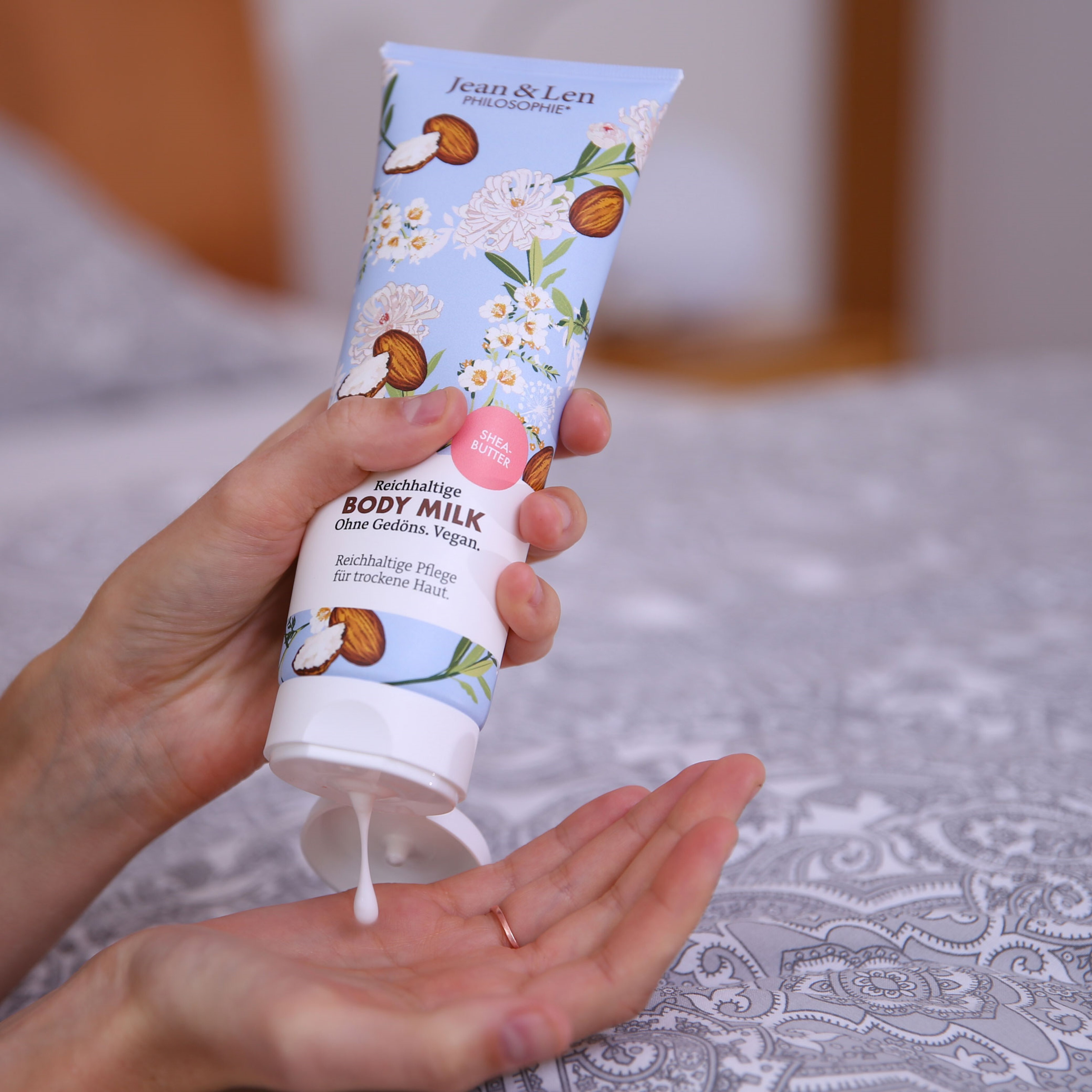 blümchen-sheabutter-bodylotion