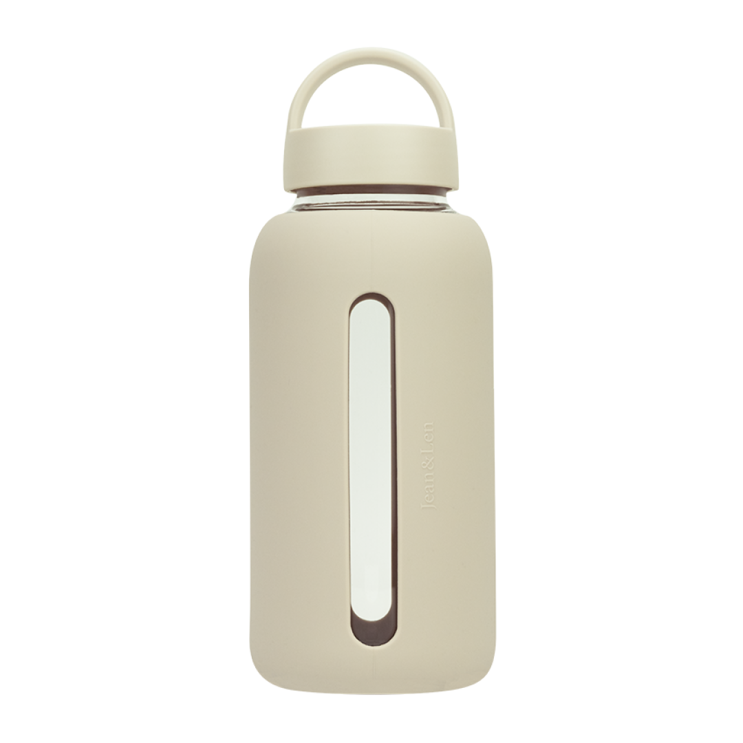 Jean&Len Trinkflasche, Borosilikatglas mit Silikonmantel, greige, 800 ml Produktansicht Vorne