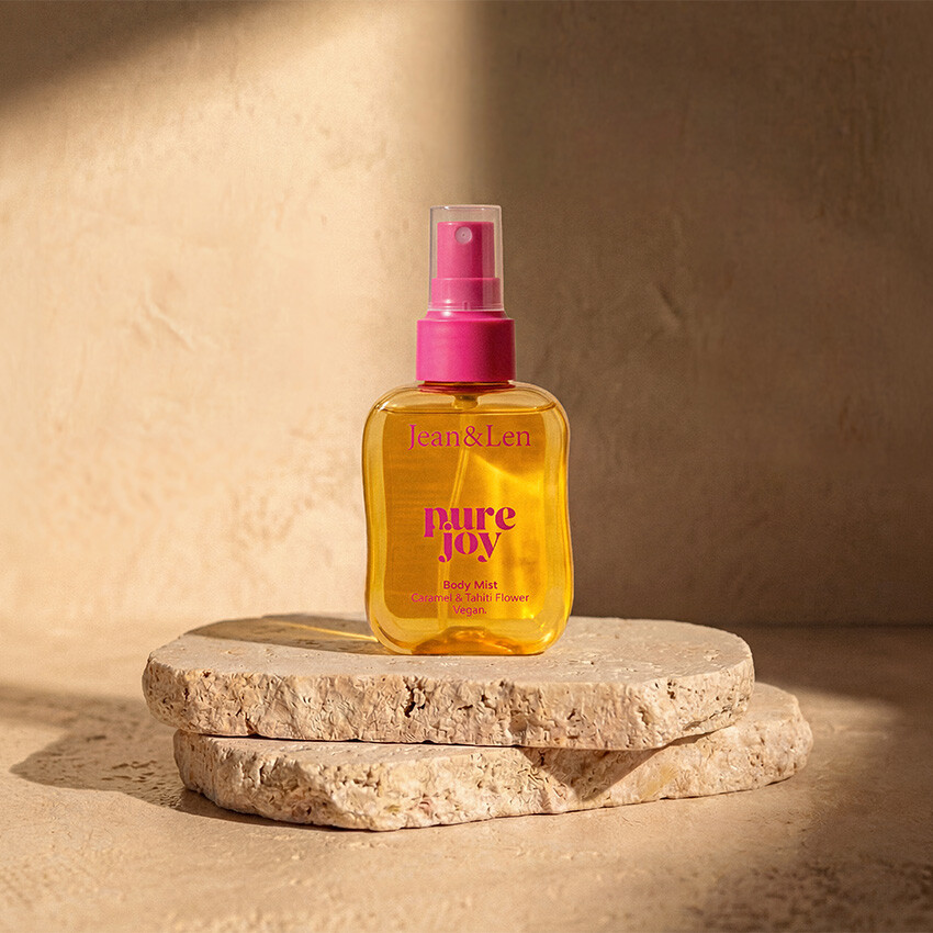 bodymist-purejoy-auf-steinplatten