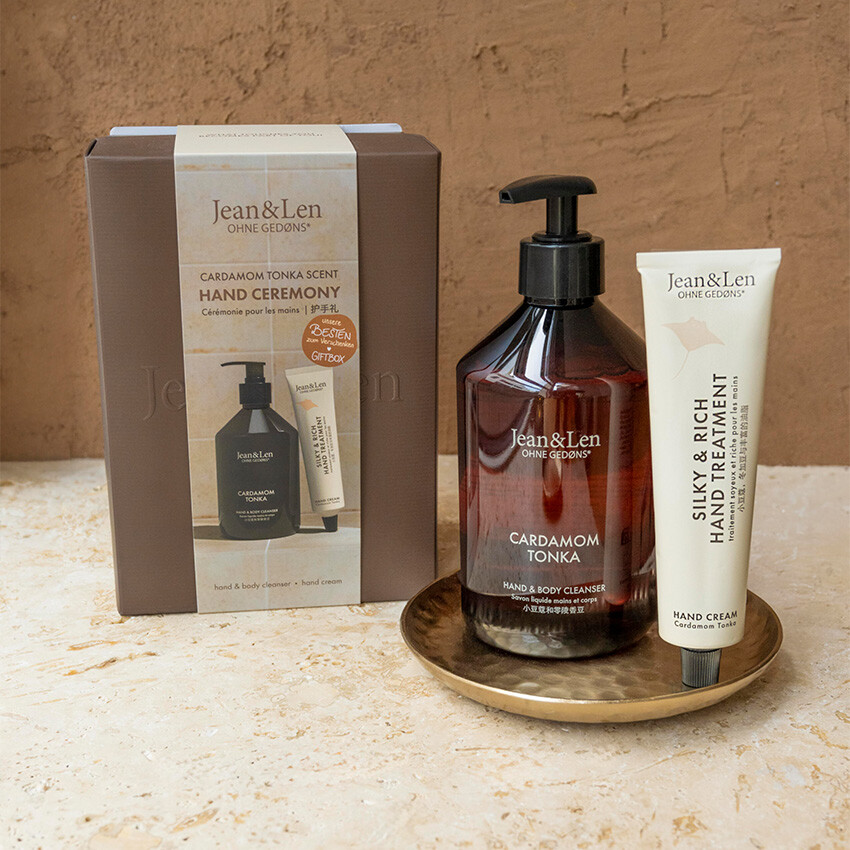 hand-ceremony-cardamom-tonka-mood hand-ceremony-cardamom-tonka-mood