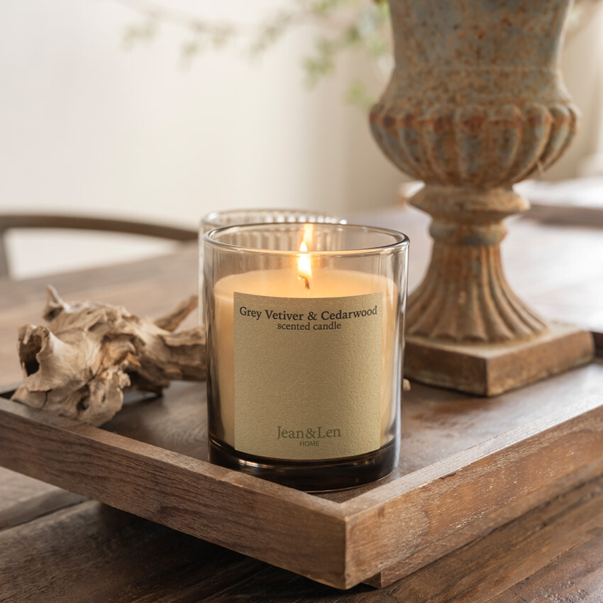 grey-vetiver-cedarwood-scented-candle-mood1