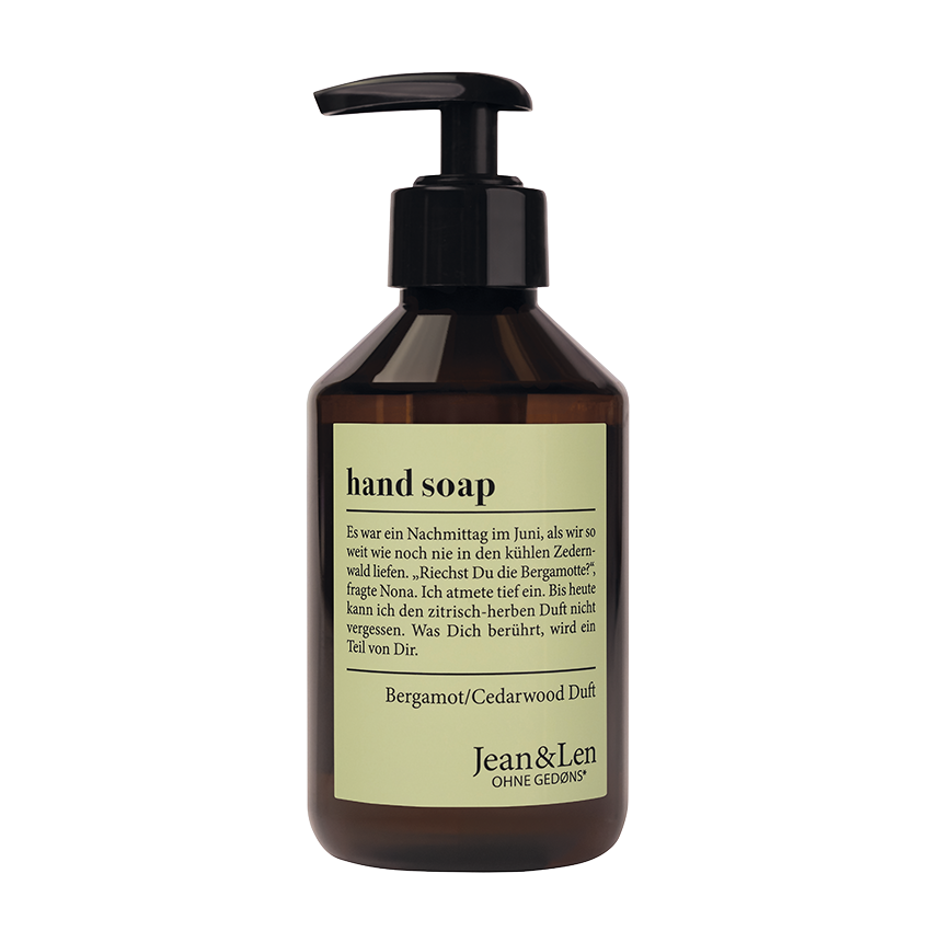 hand-soap-bergamot-cederwood-07o-72dpi