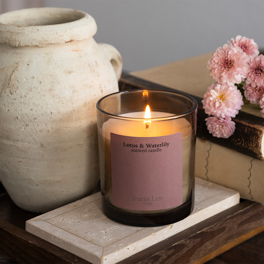 lotus-waterlily-scented-candle-mood1