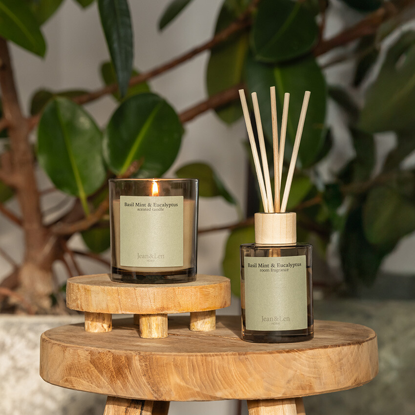 basil-mint-eucalyptus-room-fragrance-scented-candle-mood1